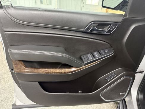Used 2019 Chevrolet Suburban LT AWD/4WD image 25