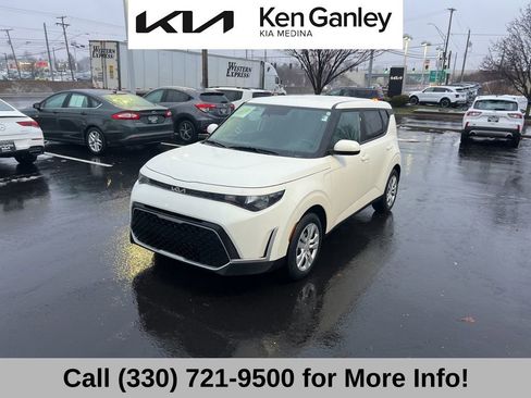 Certified 2023 Kia Soul LX image 3