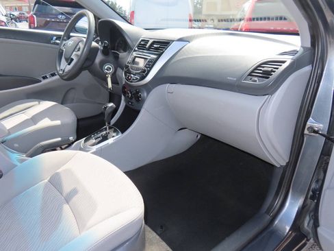 Used 2013 Hyundai Accent GLS w/ Premium Pkg FWD image 16