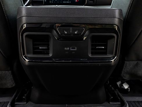 Used 2023 GMC Sierra 1500 AT4 w/ AT4 Premium Package image 32