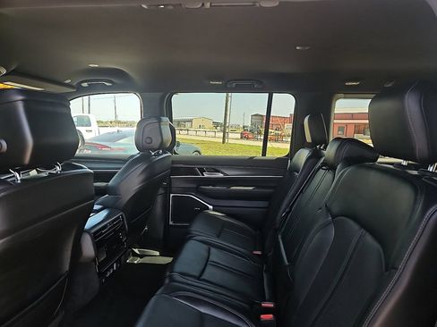 Used 2023 Jeep Wagoneer Series II AWD/4WD image 18