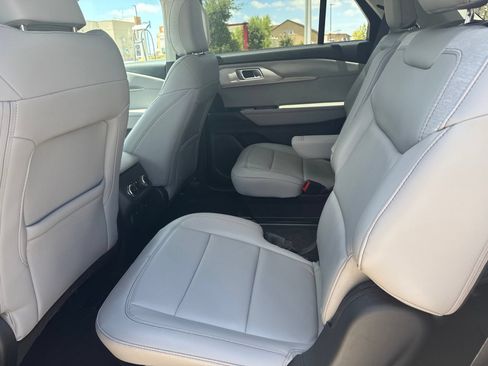 Certified 2025 Ford Explorer Active w/ Active Comfort Package RWD image 9