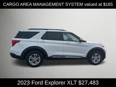 Used 2023 Ford Explorer XLT AWD/4WD image 2