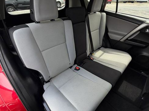 Used 2017 Toyota RAV4 XLE FWD image 17