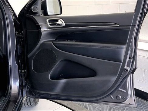 Used 2020 Jeep Grand Cherokee Limited image 24