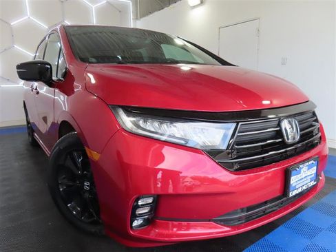 Used 2023 Honda Odyssey Sport image 3