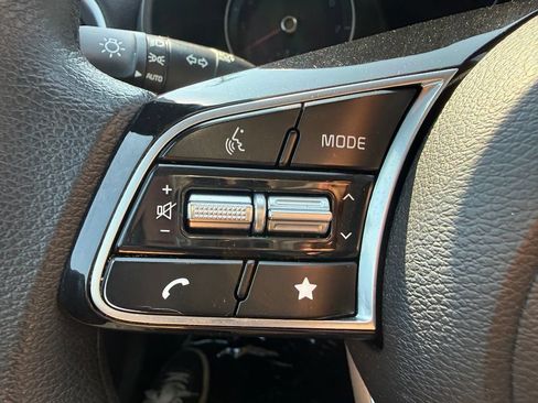 Used 2023 Kia Forte LXS w/ LXS Technology Package FWD image 17