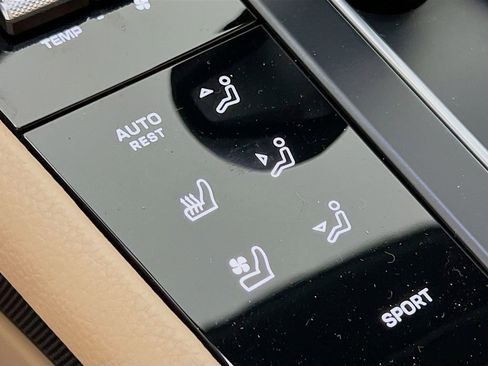 New 2026 Porsche Macan image 23