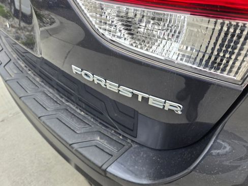 Used 2022 Subaru Forester Premium AWD/4WD image 11