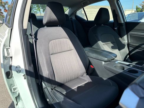 Used 2025 Nissan Altima 2.5 SV FWD image 35
