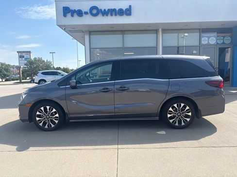 Used 2025 Honda Odyssey Elite image 8