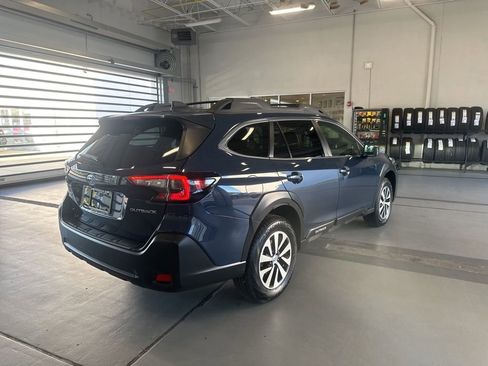 Used 2025 Subaru Outback Premium w/ Popular Package #1 image 5