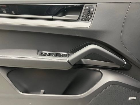 New 2026 Porsche Cayenne Coupe AWD/4WD image 19
