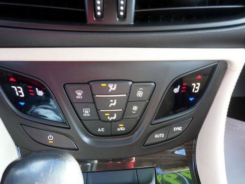 Used 2020 Buick Envision Essence image 14