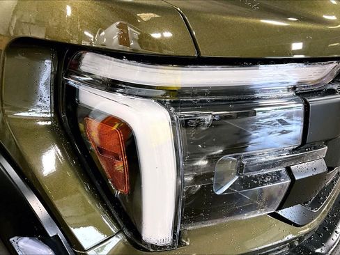Used 2025 Ford F150 Raptor AWD/4WD image 25