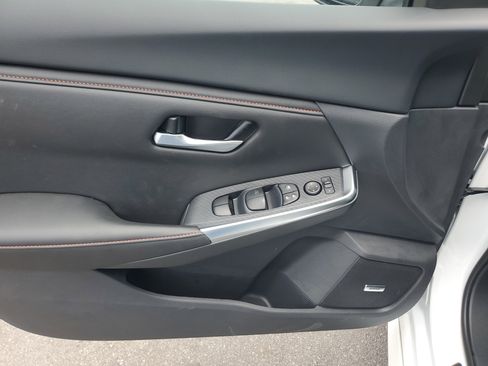 New 2025 Nissan Sentra SR w/ SR Premium Package image 18