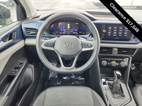 Used 2024 Volkswagen Taos SE image 18
