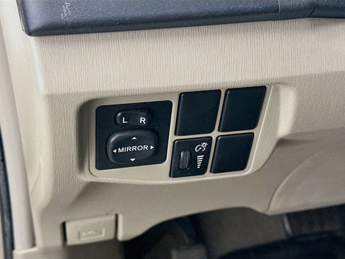 Used 2011 Toyota Prius Two image 17