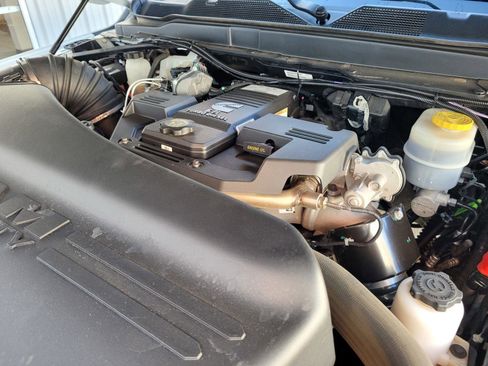 Used 2021 RAM 2500 Laramie w/ Night Edition image 36