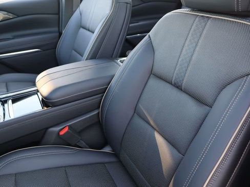 Used 2026 Chevrolet Traverse High Country w/ LPO, Floor Liner Package AWD/4WD image 15