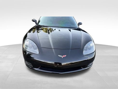 Used 2005 Chevrolet Corvette Coupe w/ Preferred Equipment Group RWD image 7