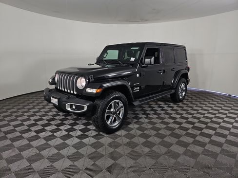 Used 2022 Jeep Wrangler Unlimited Sahara w/ Cold Weather Group AWD/4WD image 32