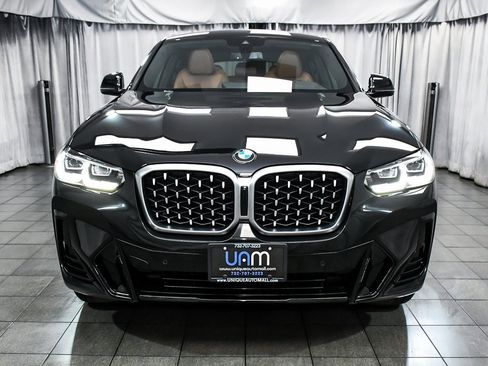 Used 2025 BMW X4 xDrive30i image 2