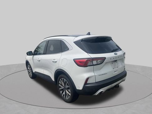 Certified 2020 Ford Escape Titanium w/ Titanium Premium Package 2.0 AWD/4WD image 4