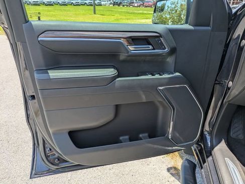 Used 2023 Chevrolet Silverado 1500 LT AWD/4WD image 12