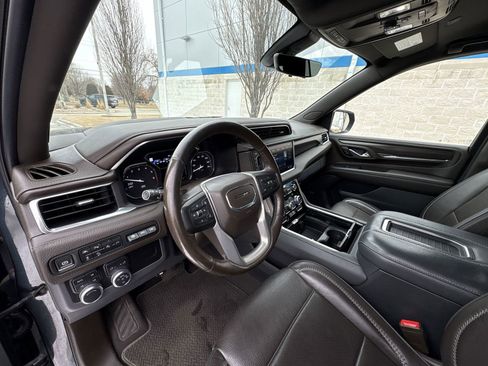 Used 2021 GMC Yukon Denali w/ Advanced Technology Package image 10