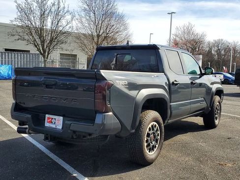 Used 2024 Toyota Tacoma TRD Off-Road w/ TRD Off Road Upgrade Package image 4