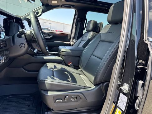 Used 2026 GMC Yukon XL Denali w/ Denali Reserve Package AWD/4WD image 17
