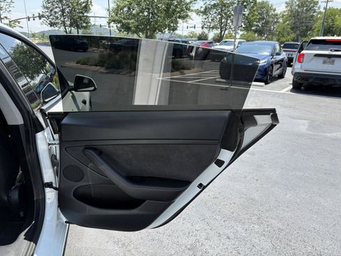 Used 2021 Tesla Model 3 Long Range AWD/4WD image 17