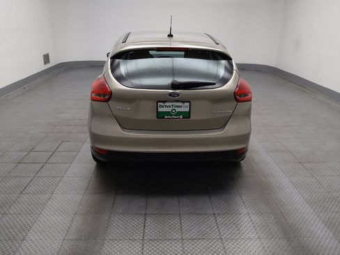 Used 2016 Ford Focus Titanium FWD image 6