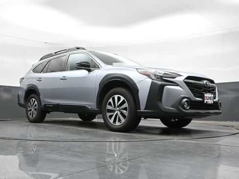 Used 2023 Subaru Outback Premium AWD/4WD image 43