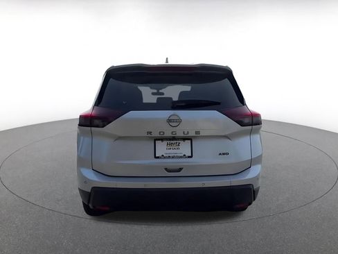 Used 2025 Nissan Rogue SV AWD/4WD image 12