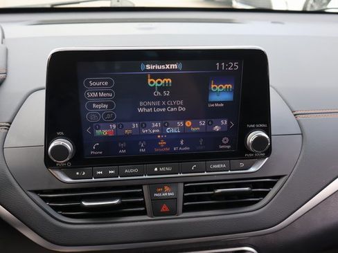 Used 2021 Nissan Altima 2.5 SR w/ SR Premium Package image 23