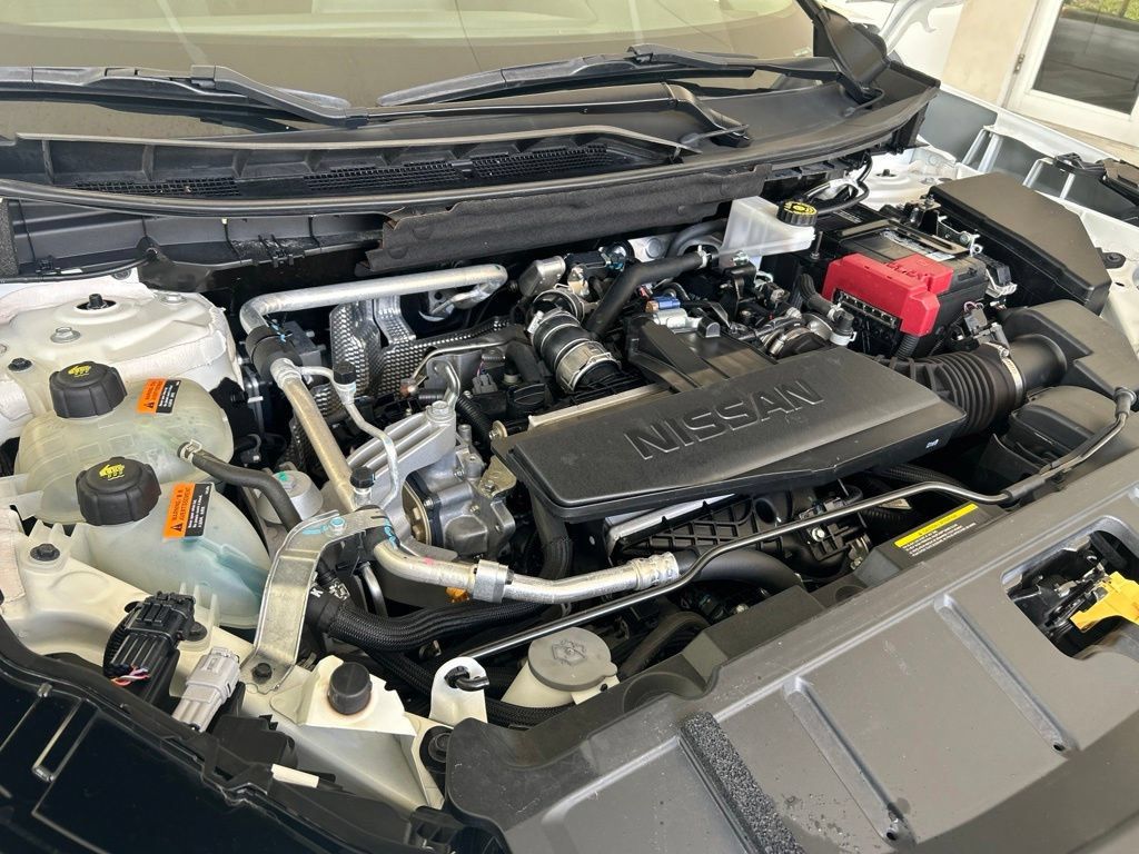 Used 2024 Nissan Rogue S FWD image 12