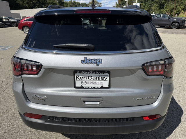 Used 2022 Jeep Compass Limited AWD/4WD image 5