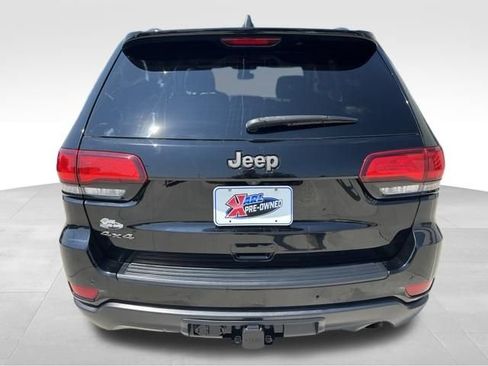Used 2017 Jeep Grand Cherokee Laredo AWD/4WD image 8
