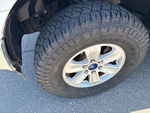 Used 2019 Ford F150 XL w/ Equipment Group 101A Mid AWD/4WD image 12