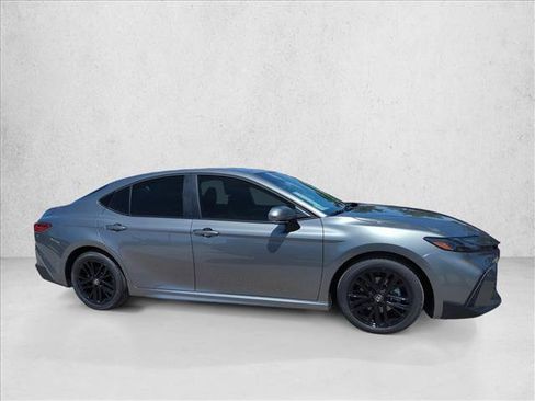 Used 2026 Toyota Camry SE FWD image 4