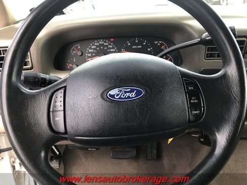 Used 2004 Ford F250 XLT image 10