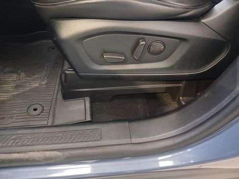 Used 2021 Ford Explorer XLT w/ Equipment Group 202A image 10