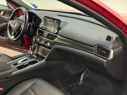 Used 2018 Honda Accord Sport image 16