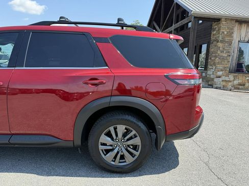 Used 2022 Nissan Pathfinder SV AWD/4WD image 38