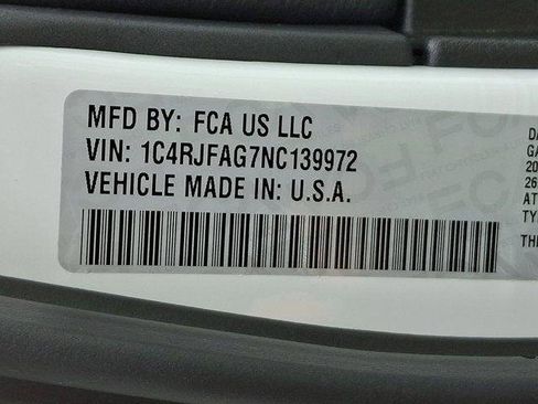 Certified 2022 Jeep Grand Cherokee Laredo X image 27