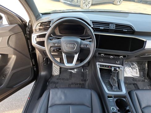 Certified 2025 Audi Q3 2.0T Premium w/ Convenience Package image 16