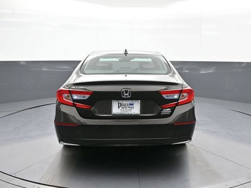 Used 2018 Honda Accord Touring image 7