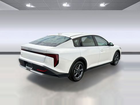Used 2025 Kia K4 LXS FWD image 8